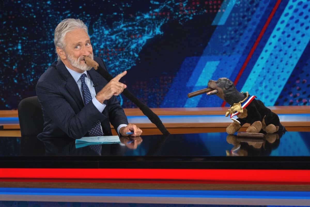 Jon Stewart, Triumph the Insult Comnic Dog