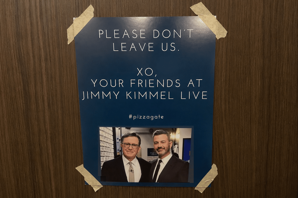 The note left by Kimmel's staff for Colbert's staff.